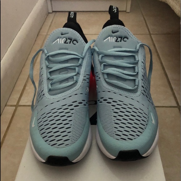 Nike Shoes - Nike size 8.5 air max 270